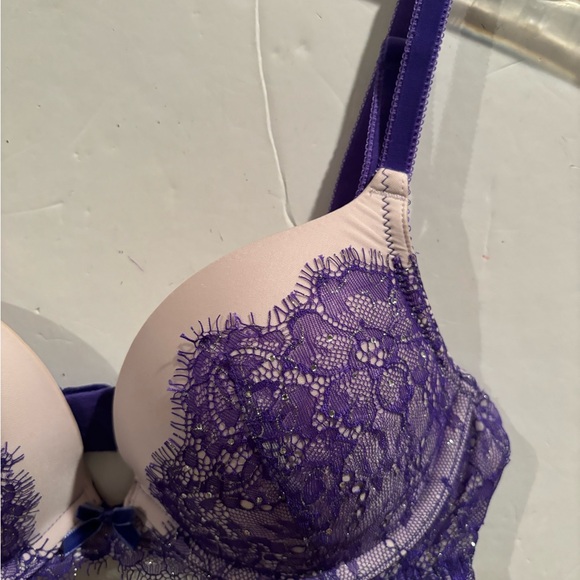Victoria's Secret Dream Angels Push-Up Purple Lace Bra - Picture 3 of 8